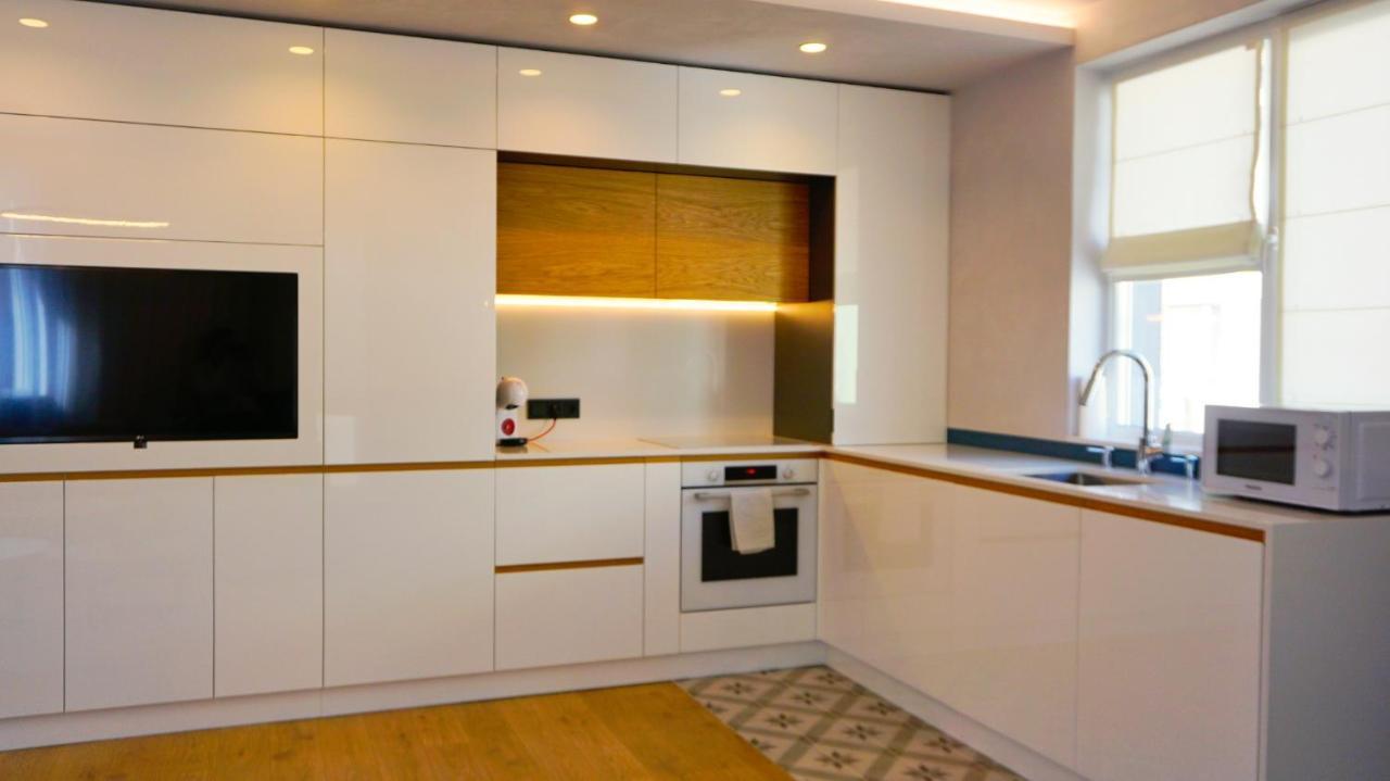 Апартамент Жасмин С Частен Гараж - Jasmin Apartment With Private Garage Varna Eksteriør billede