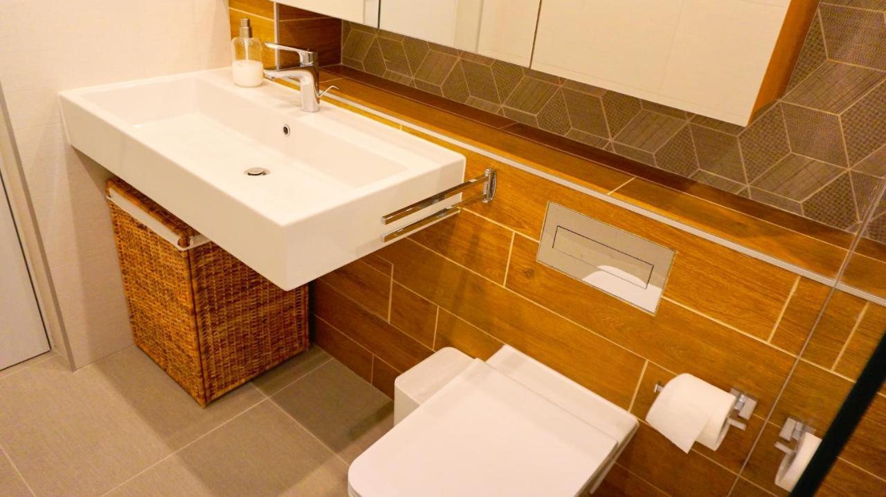Апартамент Жасмин С Частен Гараж - Jasmin Apartment With Private Garage Varna Eksteriør billede