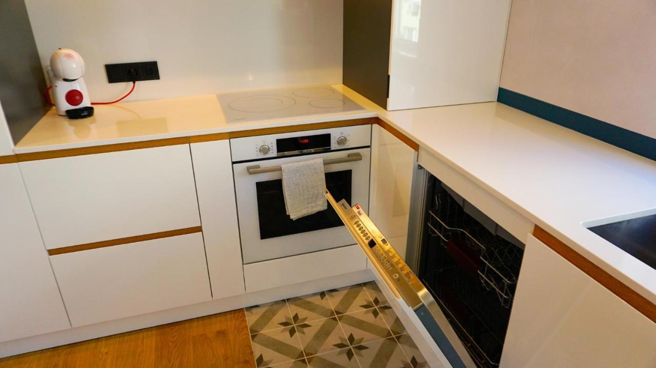 Апартамент Жасмин С Частен Гараж - Jasmin Apartment With Private Garage Varna Eksteriør billede